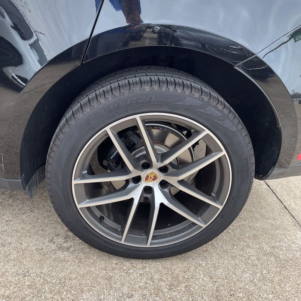 2024 Porsche Macan Base