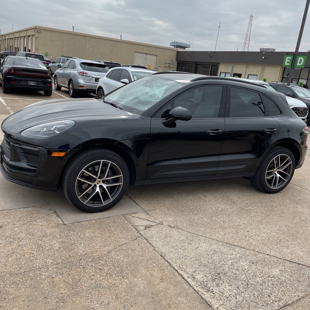 2024 Porsche Macan Base