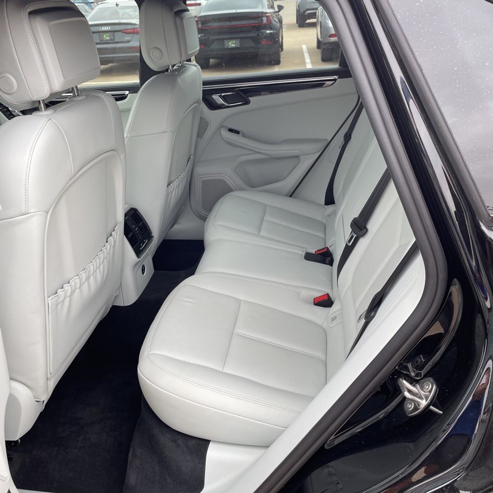 2024 Porsche Macan Base