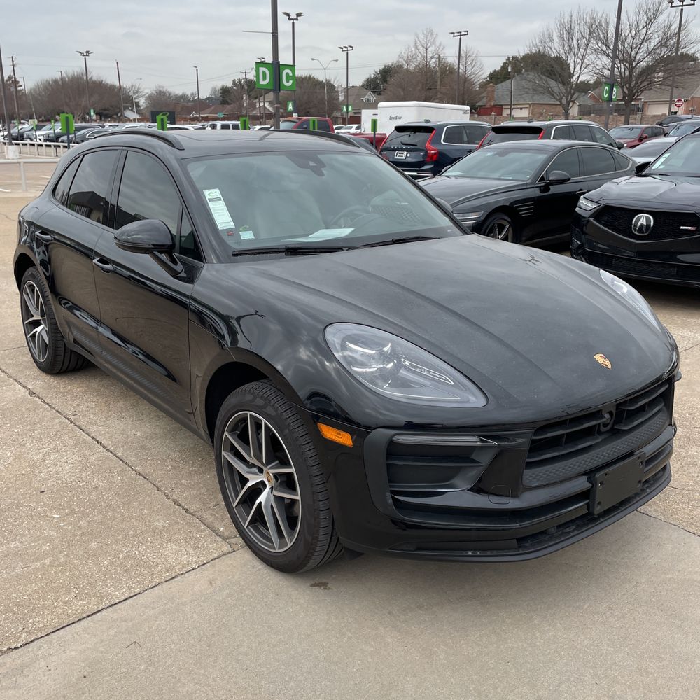 2024 Porsche Macan Base
