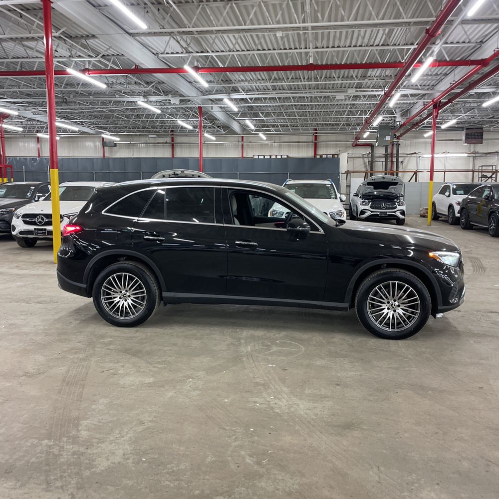 2026 Mercedes-Benz GLC 300