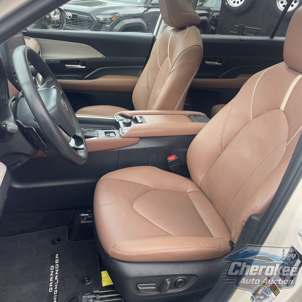 2024 Toyota Grand Highlander Platinum