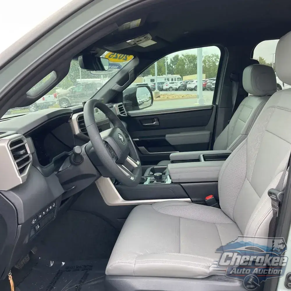2025 Toyota Tundra Limited HV