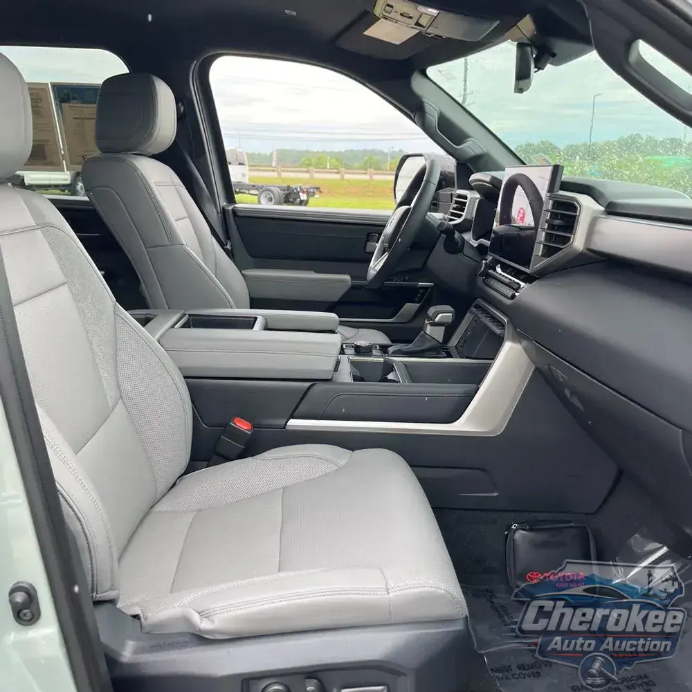 2025 Toyota Tundra Limited HV