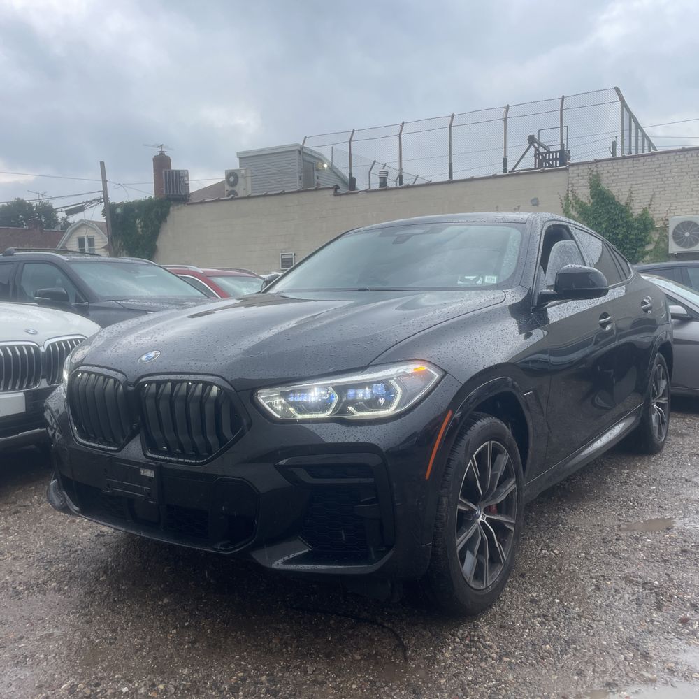 2023 BMW X6 M50i