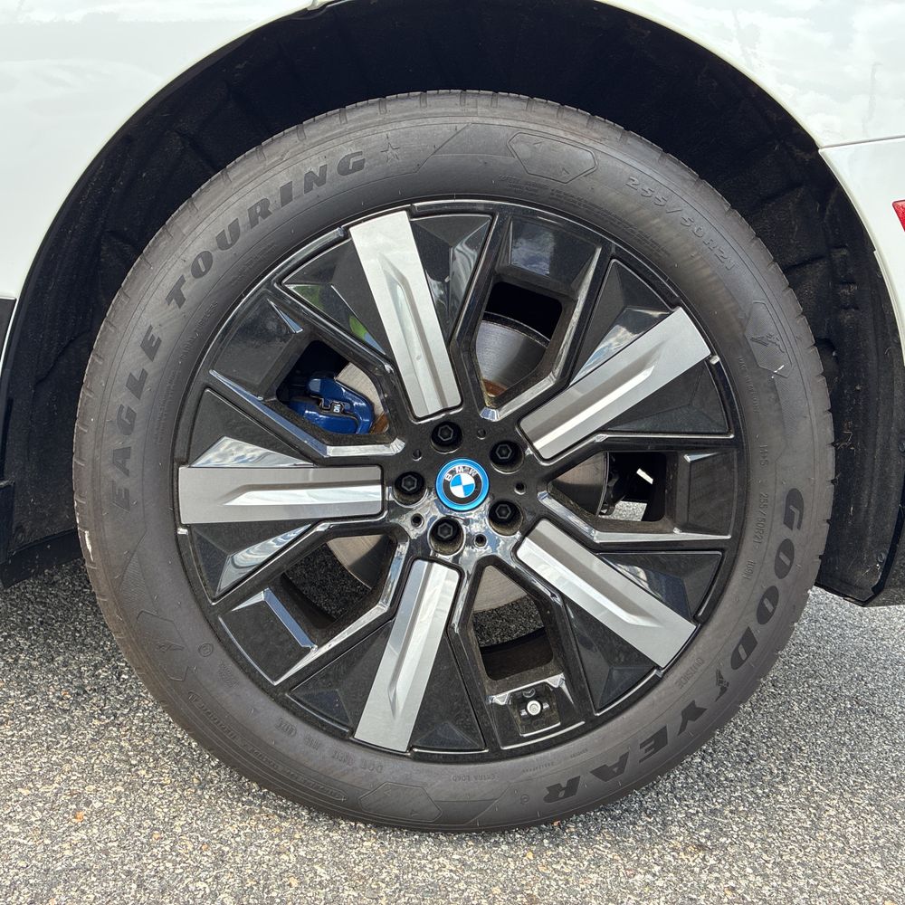 2025 BMW iX xDrive50