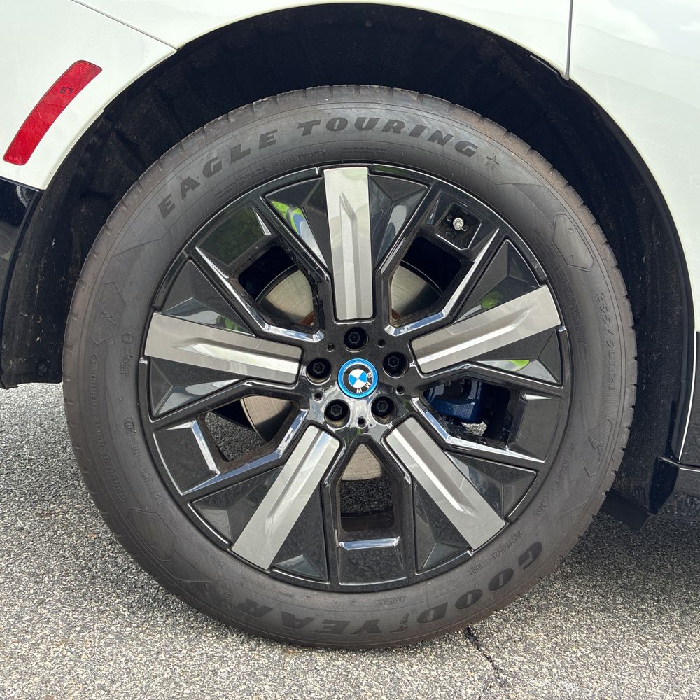 2025 BMW iX xDrive50