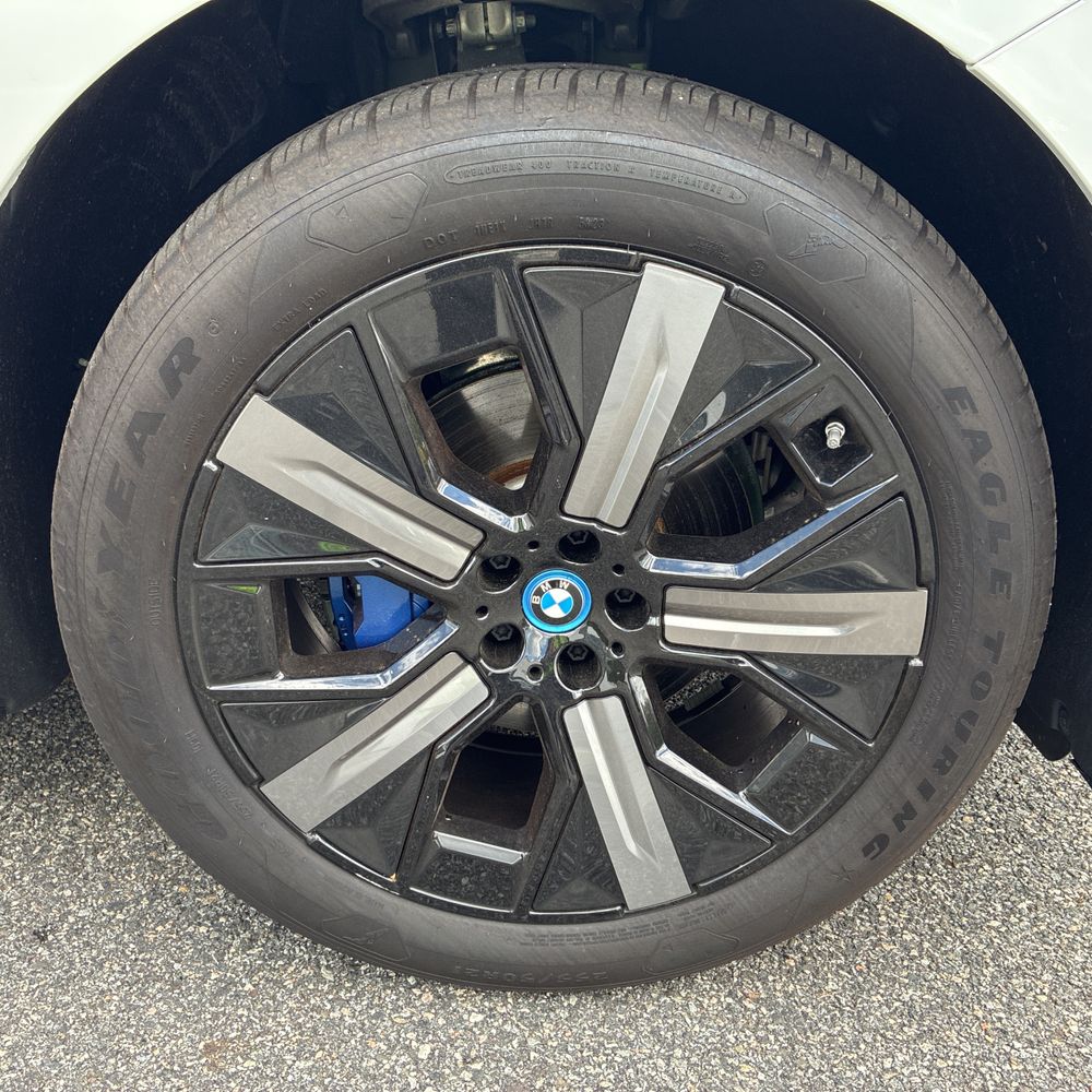 2025 BMW iX xDrive50