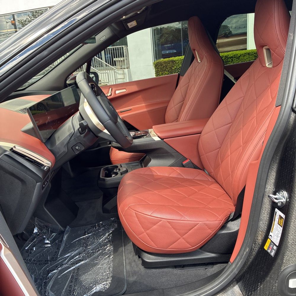 2025 BMW iX xDrive50