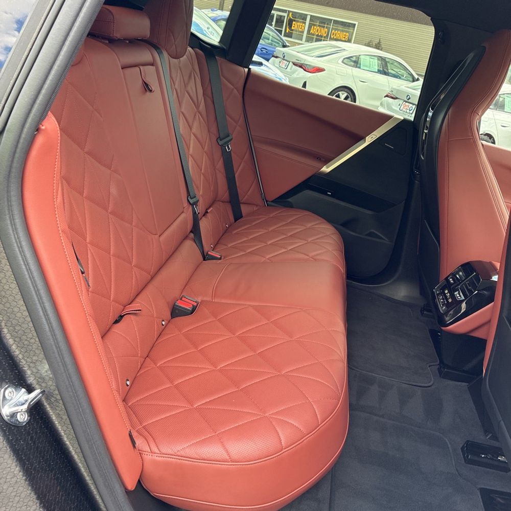 2025 BMW iX xDrive50