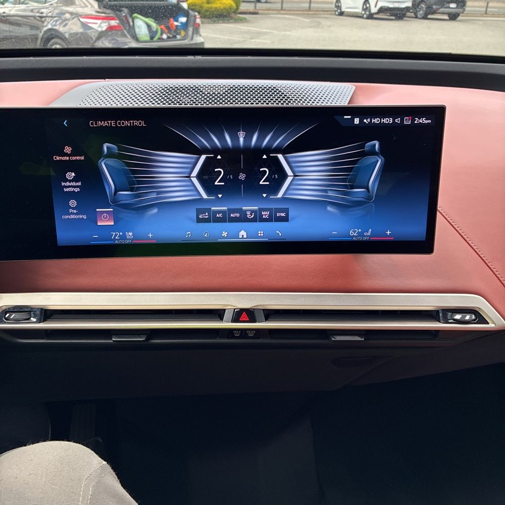 2025 BMW iX xDrive50