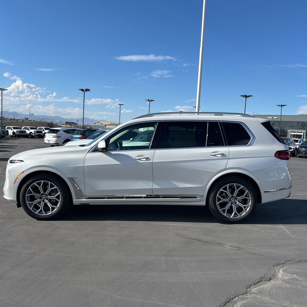 2025 BMW X7 XDrive40i