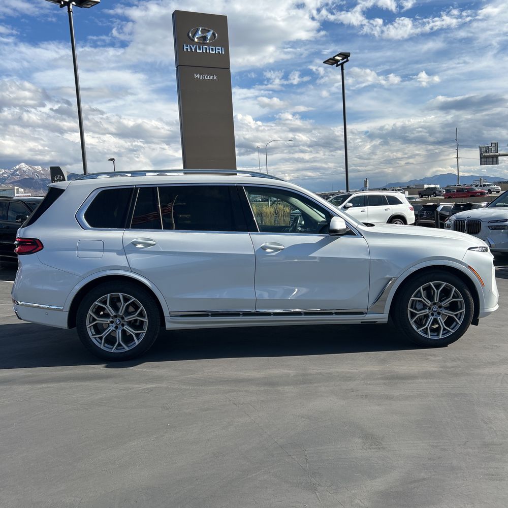 2025 BMW X7 XDrive40i