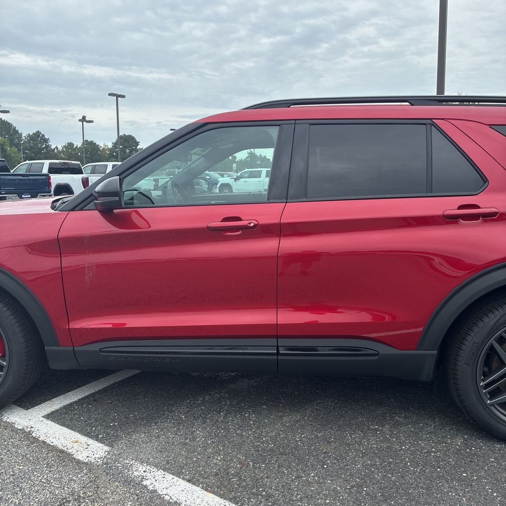 2025 Ford Explorer ST