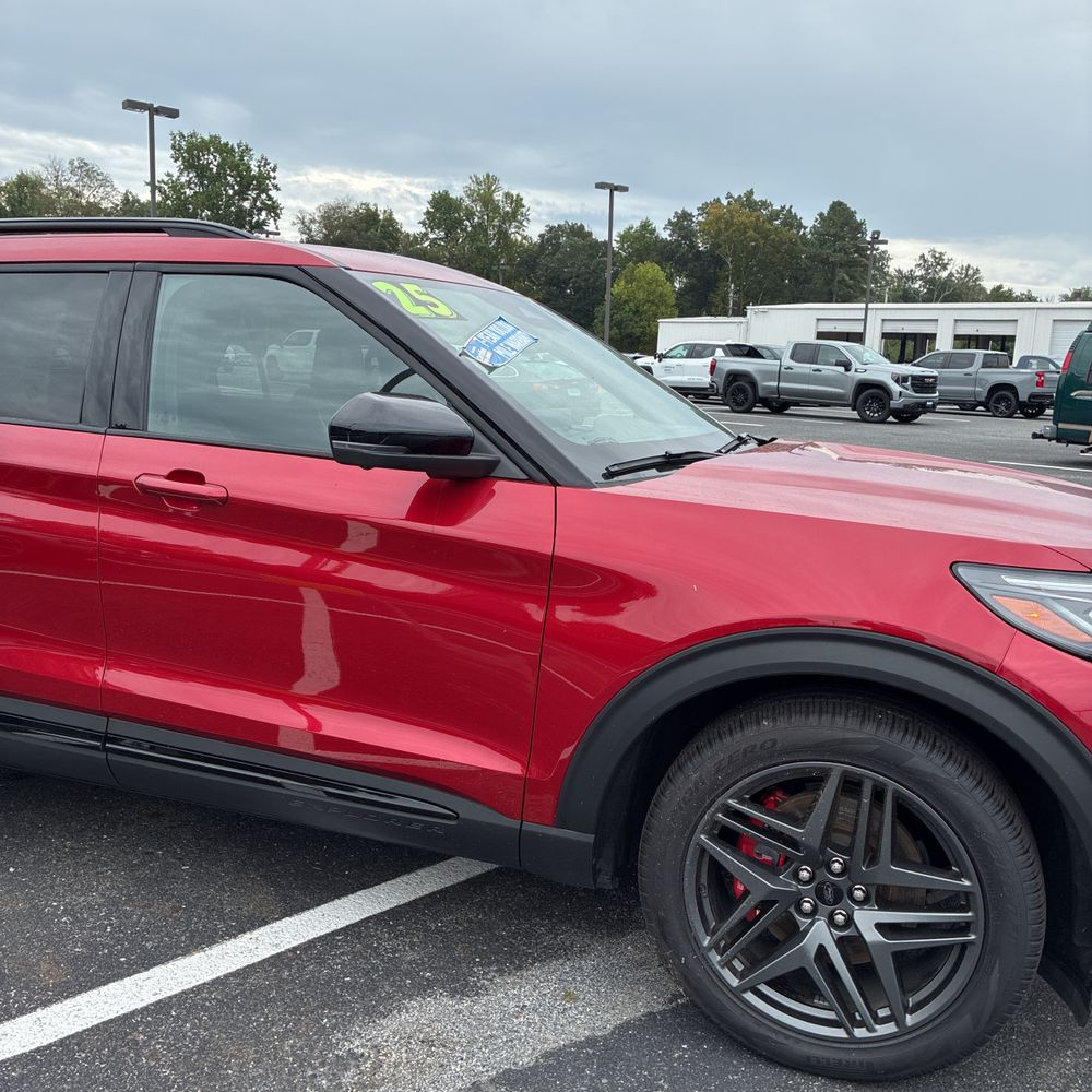 2025 Ford Explorer ST