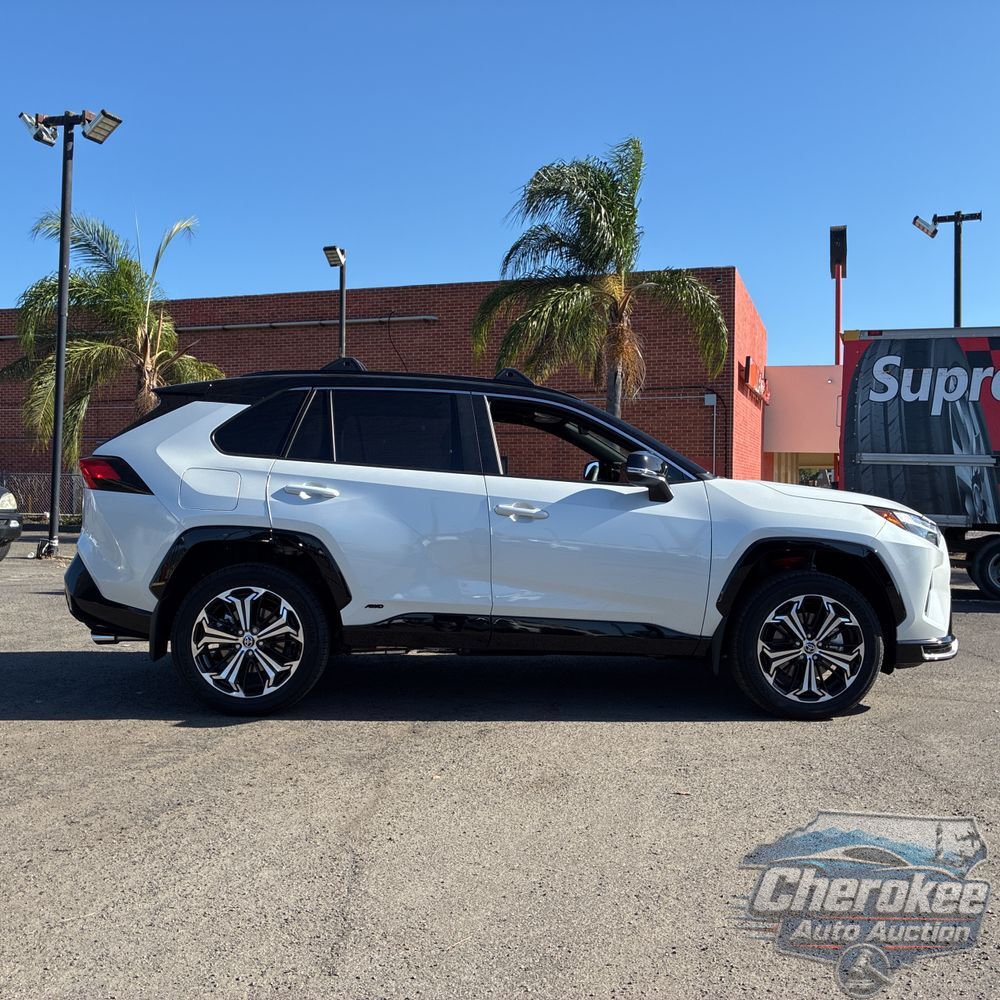 2025 Toyota RAV4 Plug-in Hybrid XSE