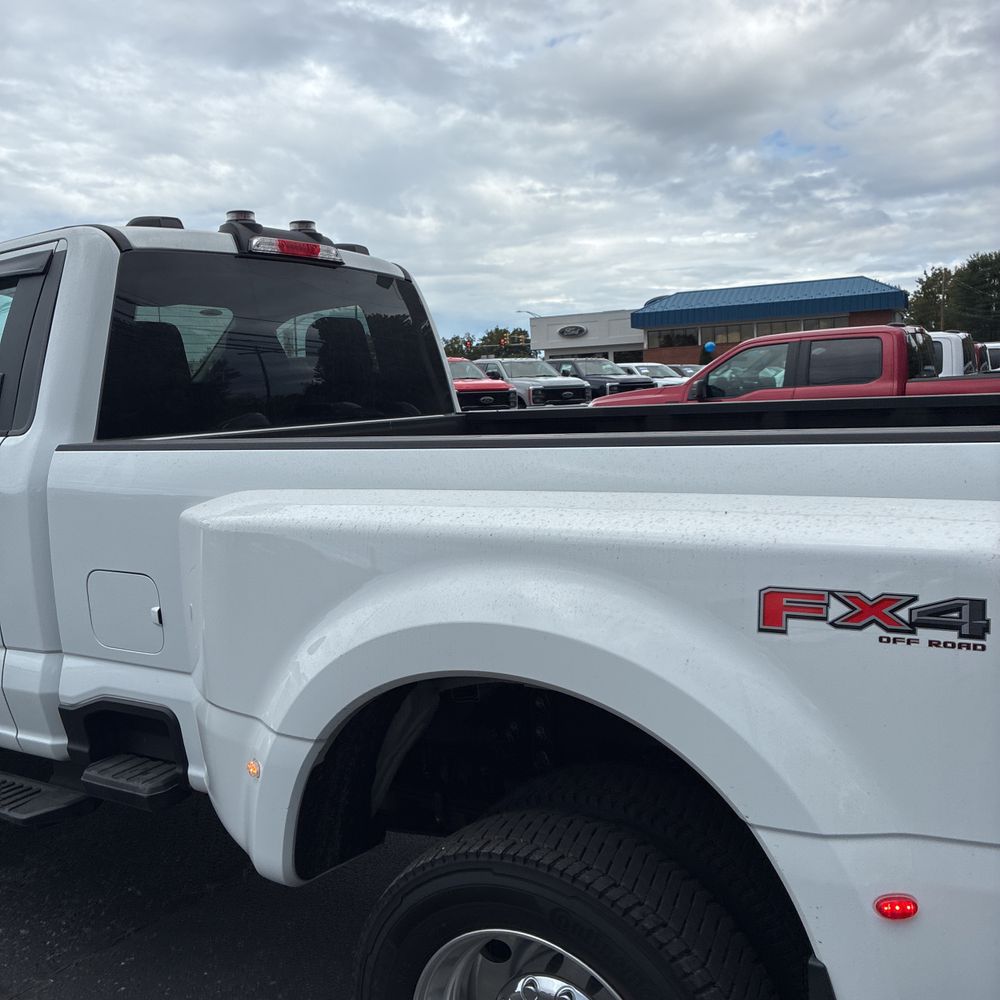 2023 Ford F450SD XL