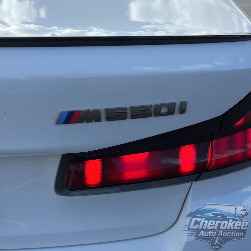 2023 BMW 5-Series M550xi