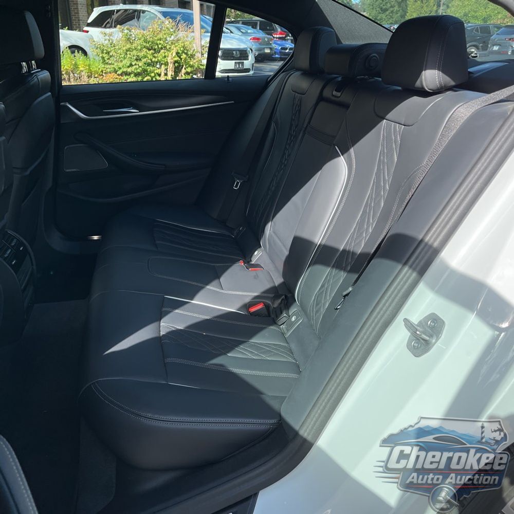 2023 BMW 5-Series M550xi