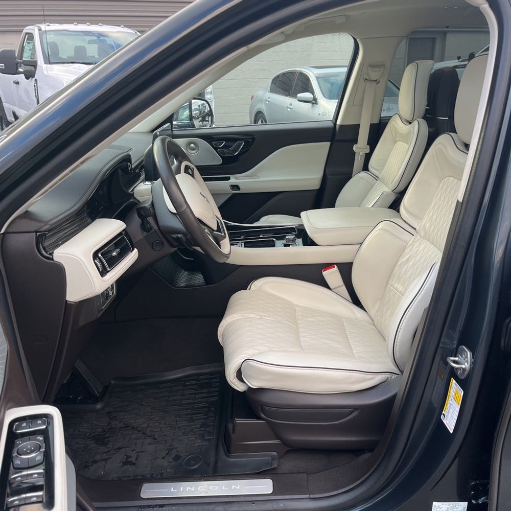 2022 Lincoln Aviator Black Label