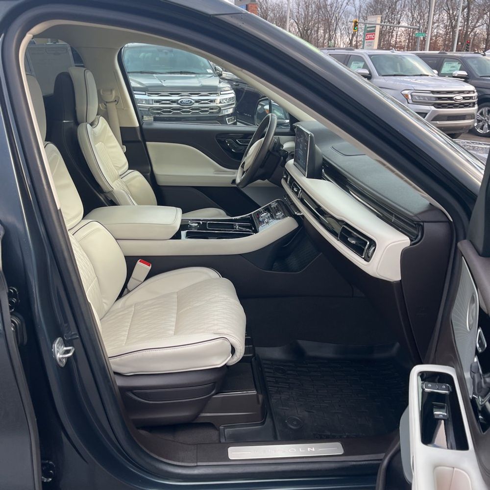2022 Lincoln Aviator Black Label
