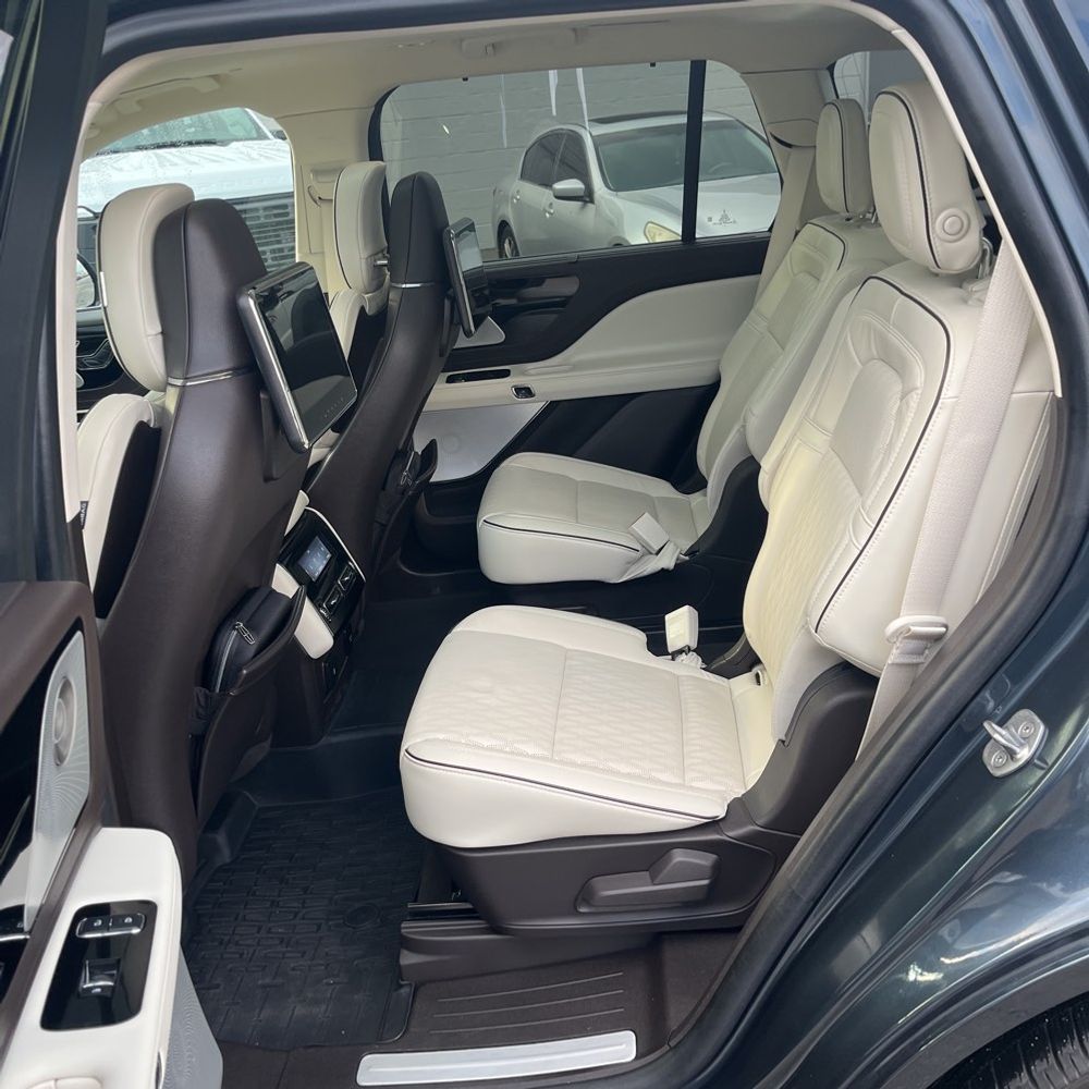 2022 Lincoln Aviator Black Label