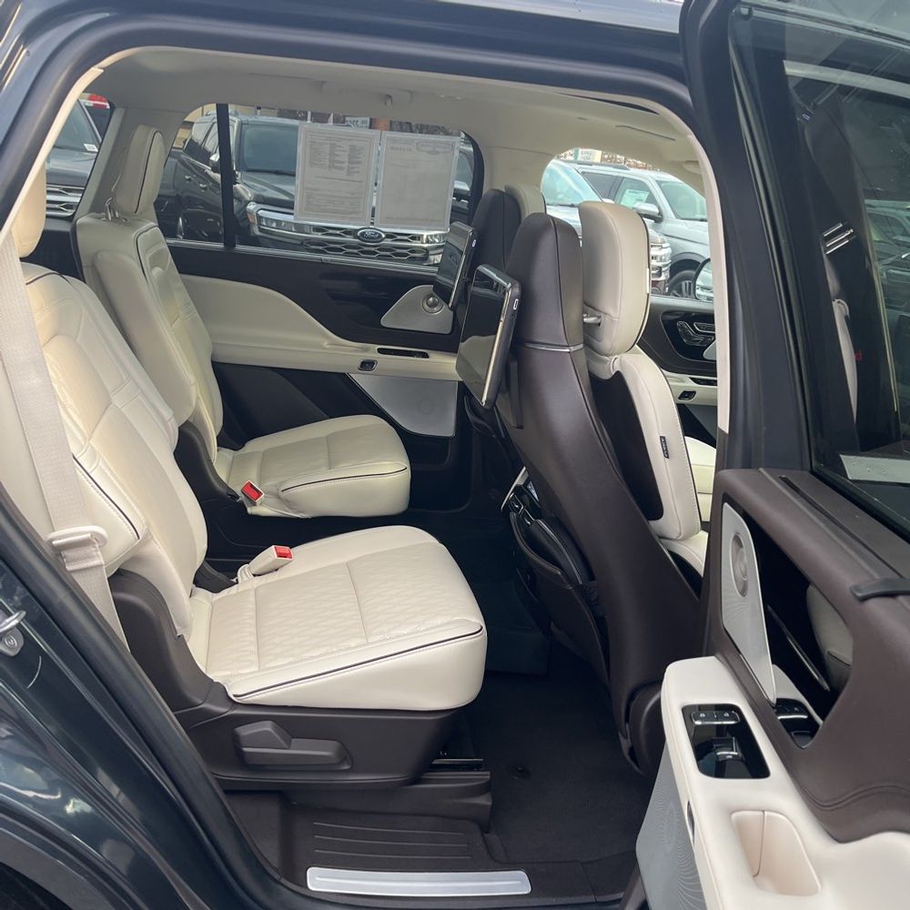 2022 Lincoln Aviator Black Label