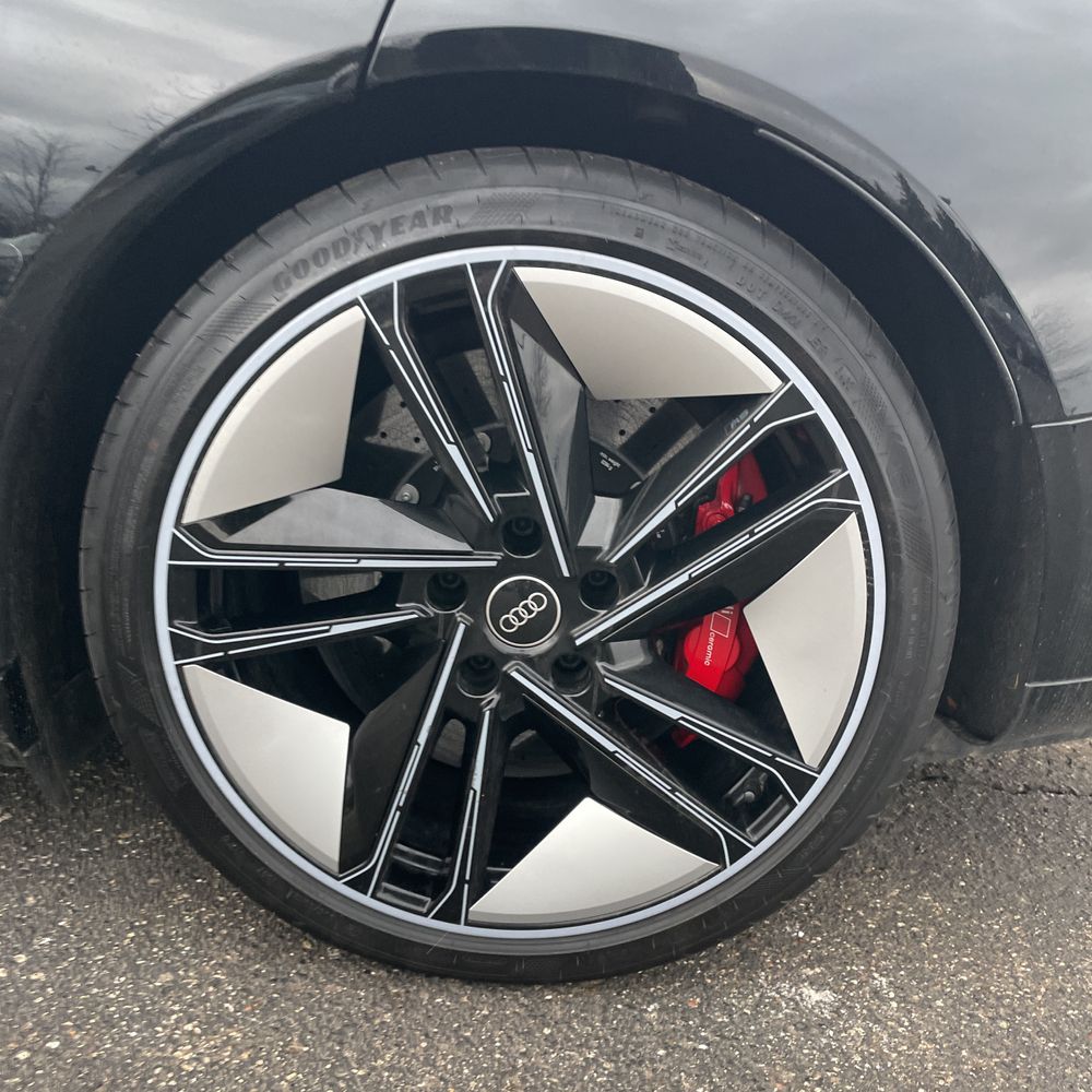 2022 Audi e-tron GT RS