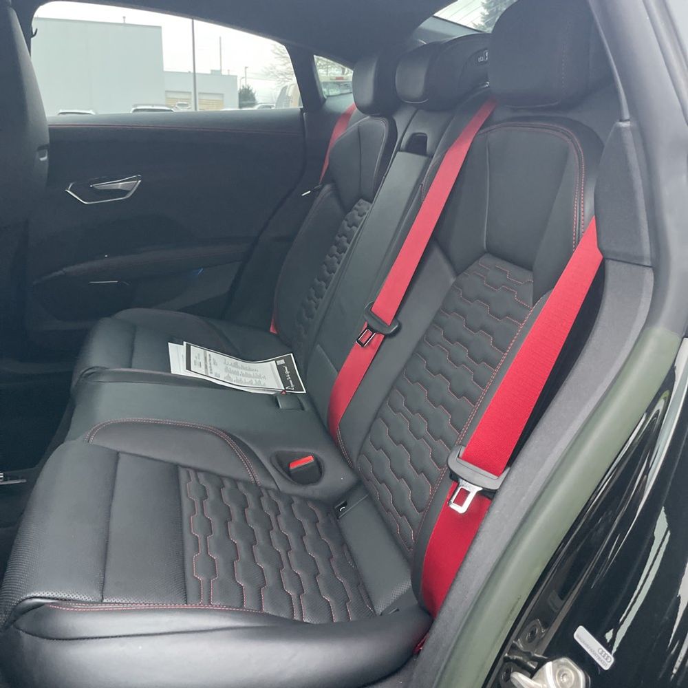 2022 Audi e-tron GT RS