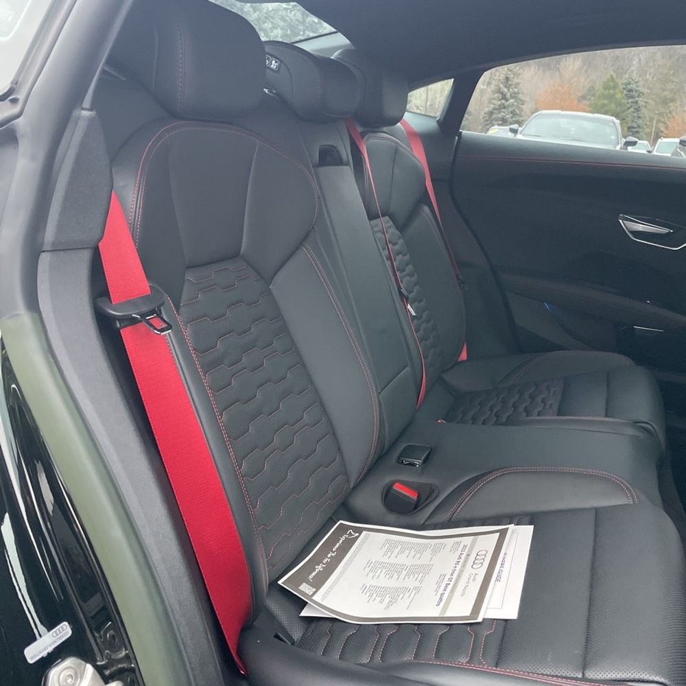 2022 Audi e-tron GT RS