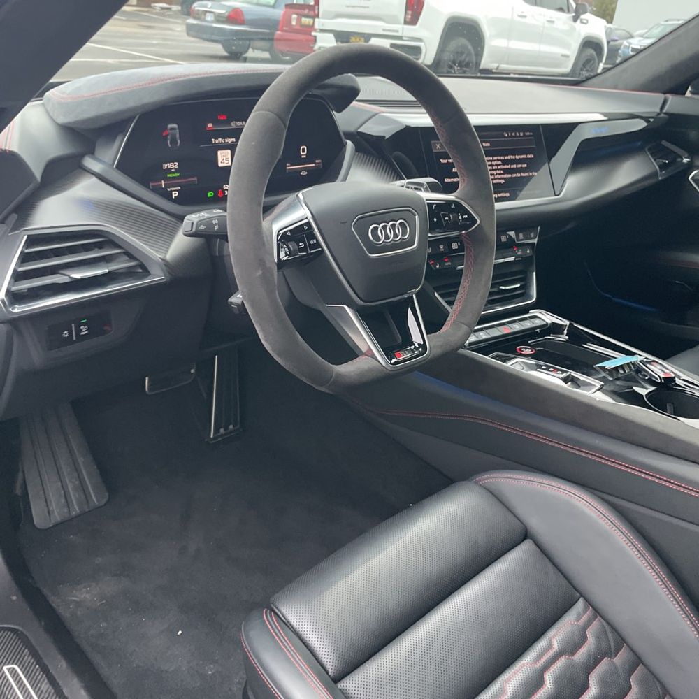 2022 Audi e-tron GT RS