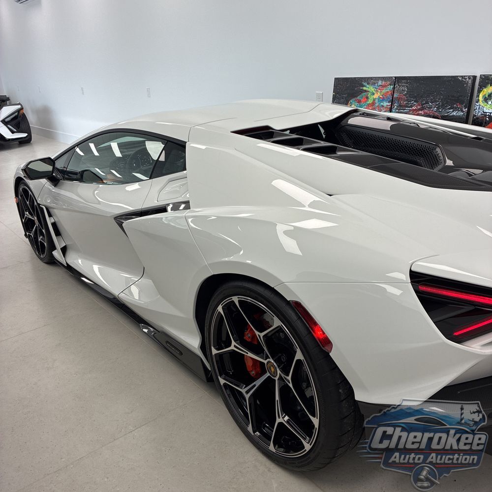 2024 Lamborghini Revuelto Base