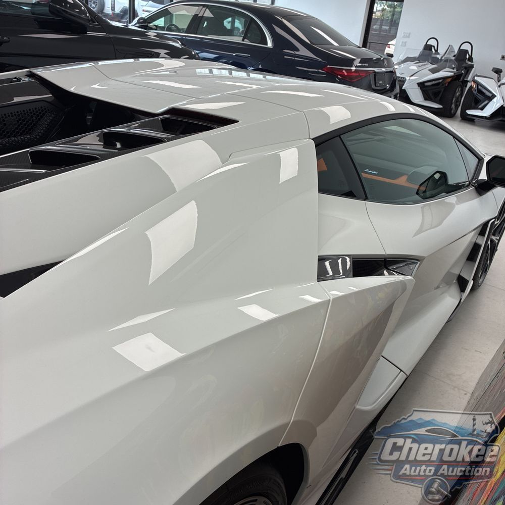 2024 Lamborghini Revuelto Base