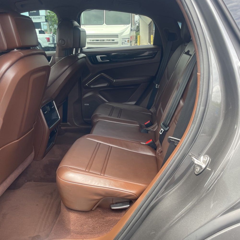2021 Porsche Cayenne Coupe