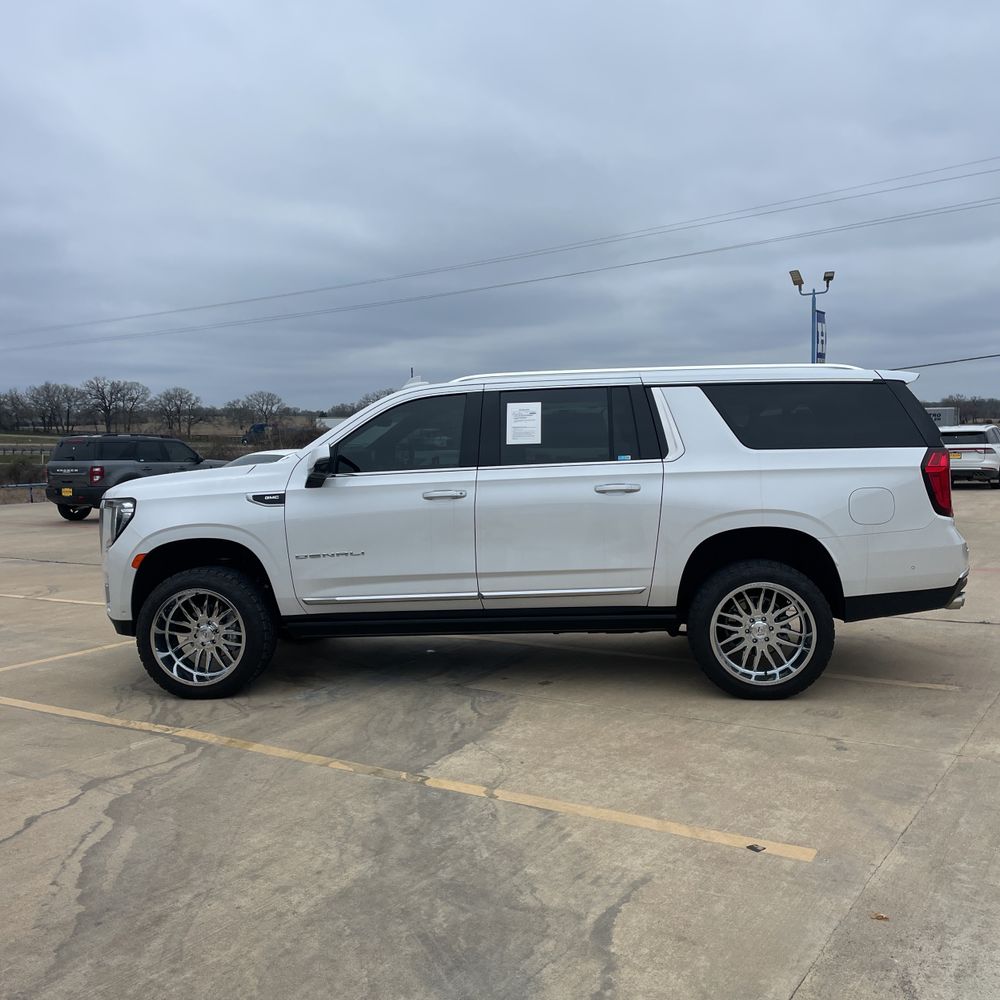 2024 GMC Yukon XL Denali