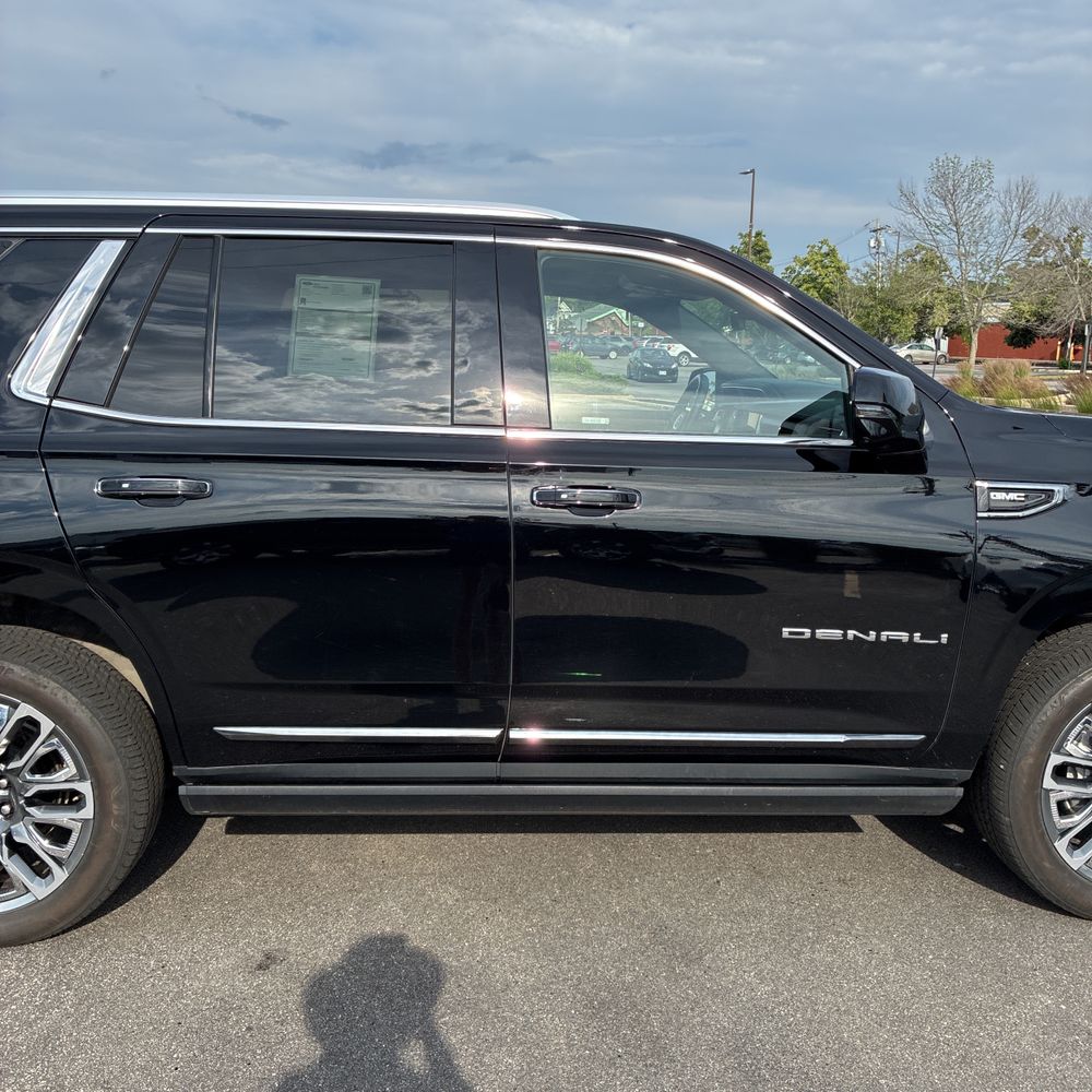 2023 GMC Yukon Denali Ultimate