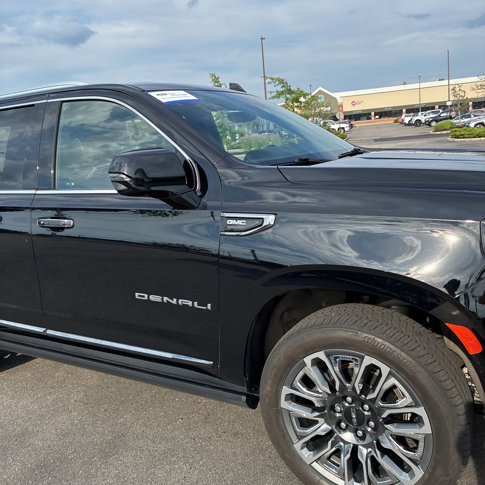 2023 GMC Yukon Denali Ultimate
