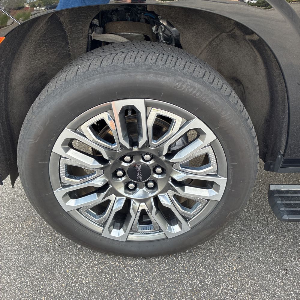 2023 GMC Yukon Denali Ultimate