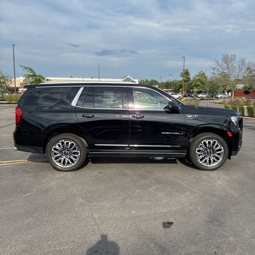 2023 GMC Yukon Denali Ultimate