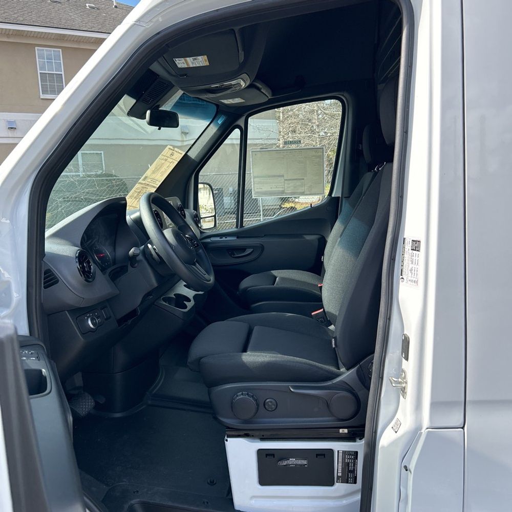2024 Mercedes-Benz Sprinter 2500