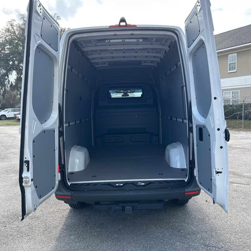 2024 Mercedes-Benz Sprinter 2500
