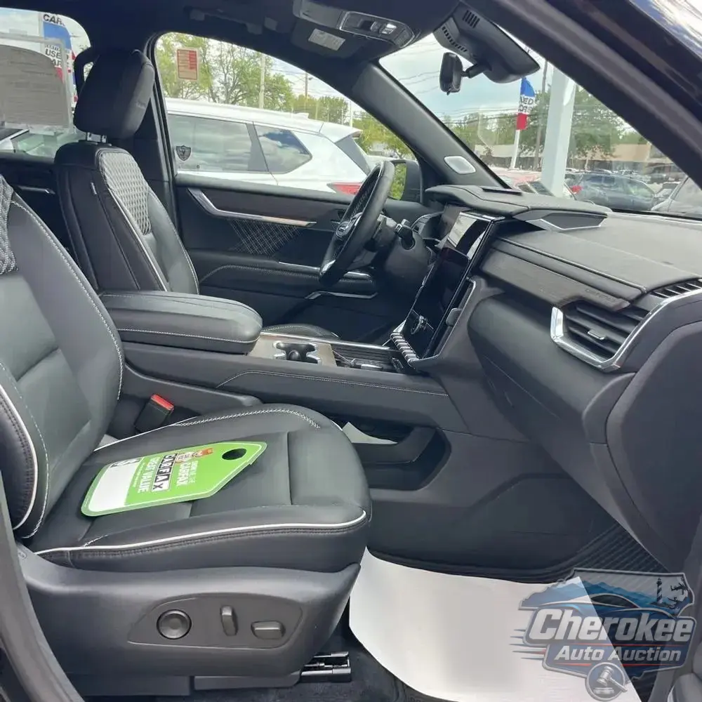 2024 GMC Acadia Denali