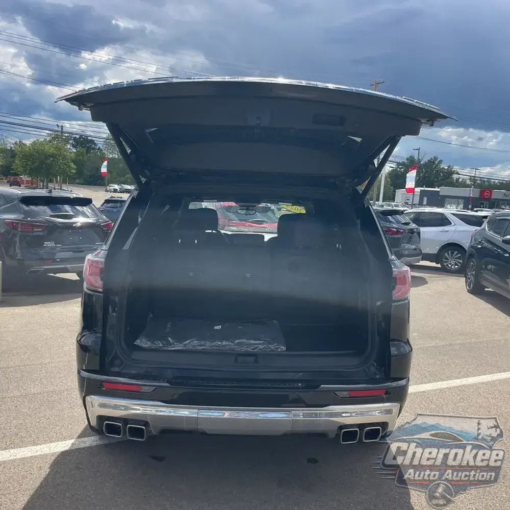 2024 GMC Acadia Denali