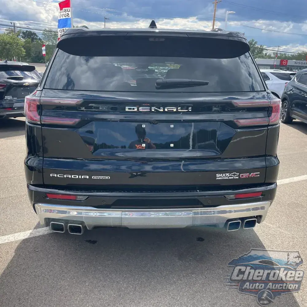 2024 GMC Acadia Denali