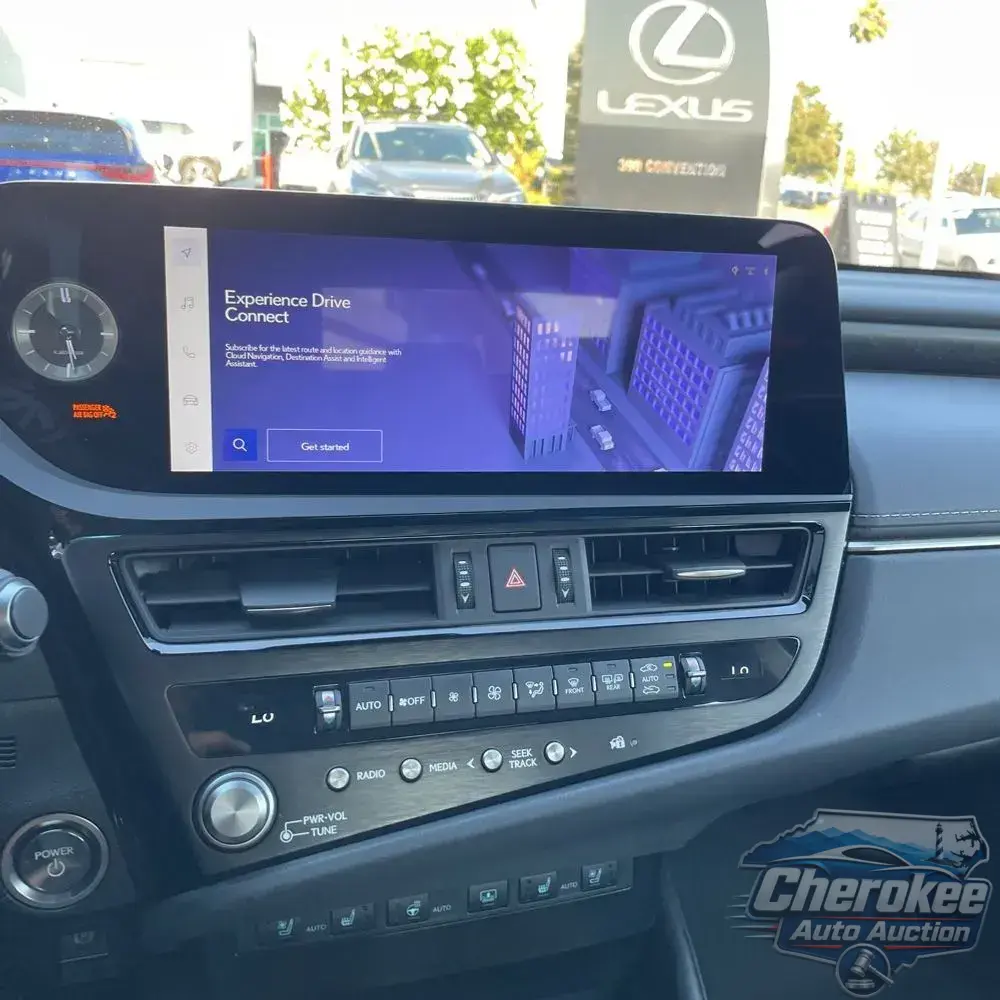 2025 Lexus ES 300h Luxury