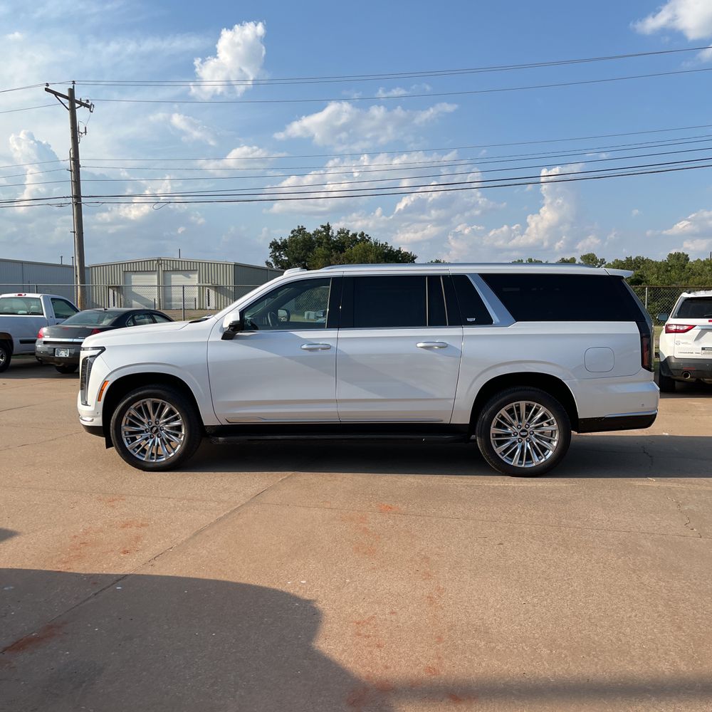 2025 Cadillac Escalade ESV Premium Luxury