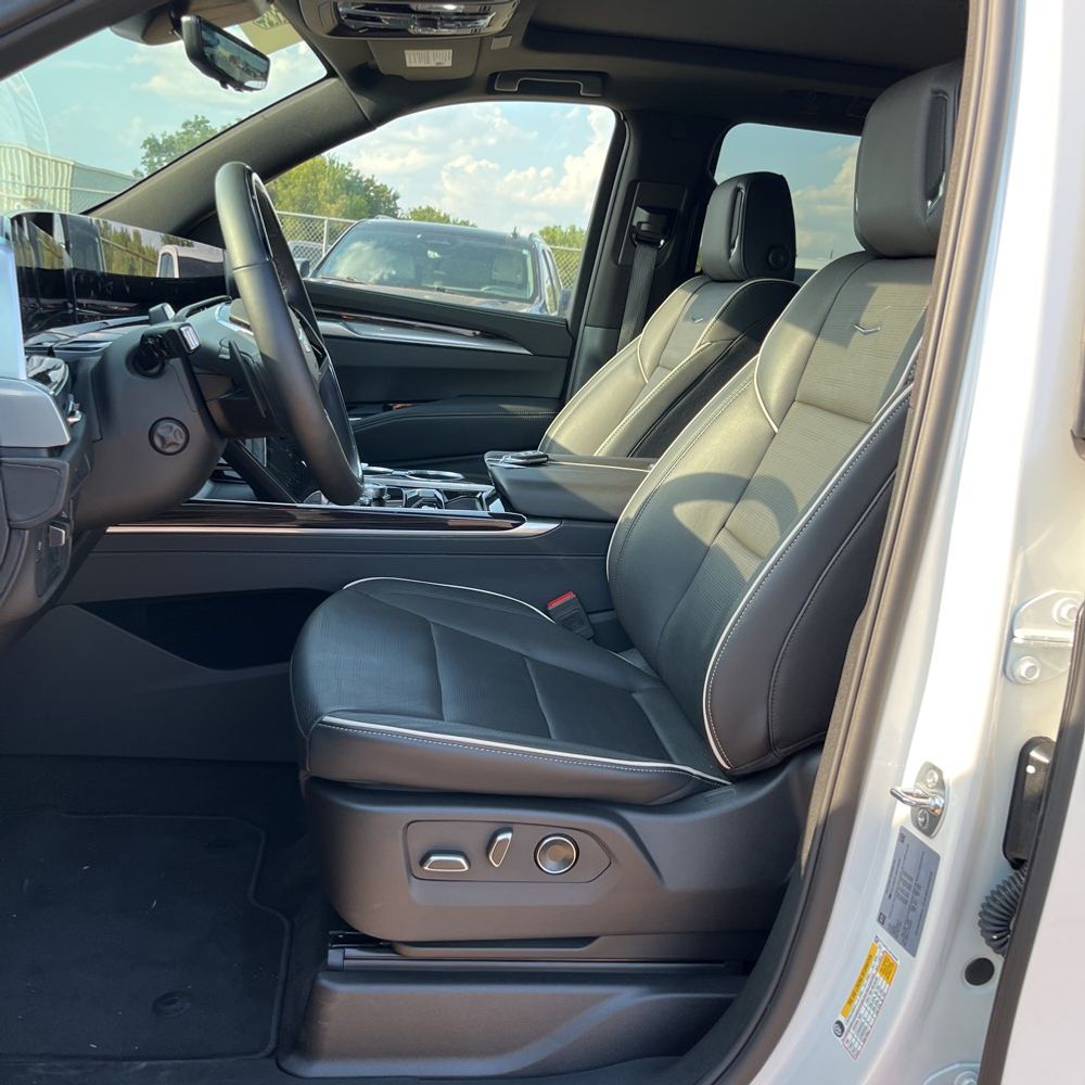 2025 Cadillac Escalade ESV Premium Luxury