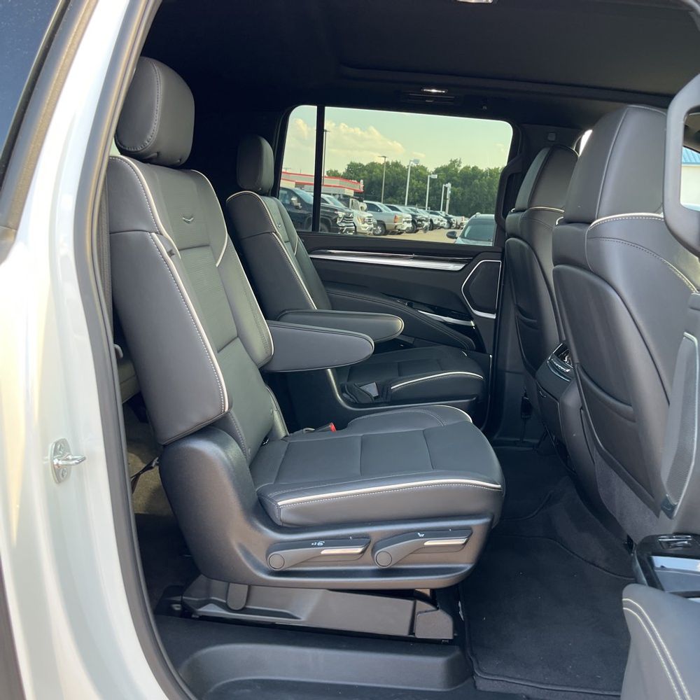 2025 Cadillac Escalade ESV Premium Luxury