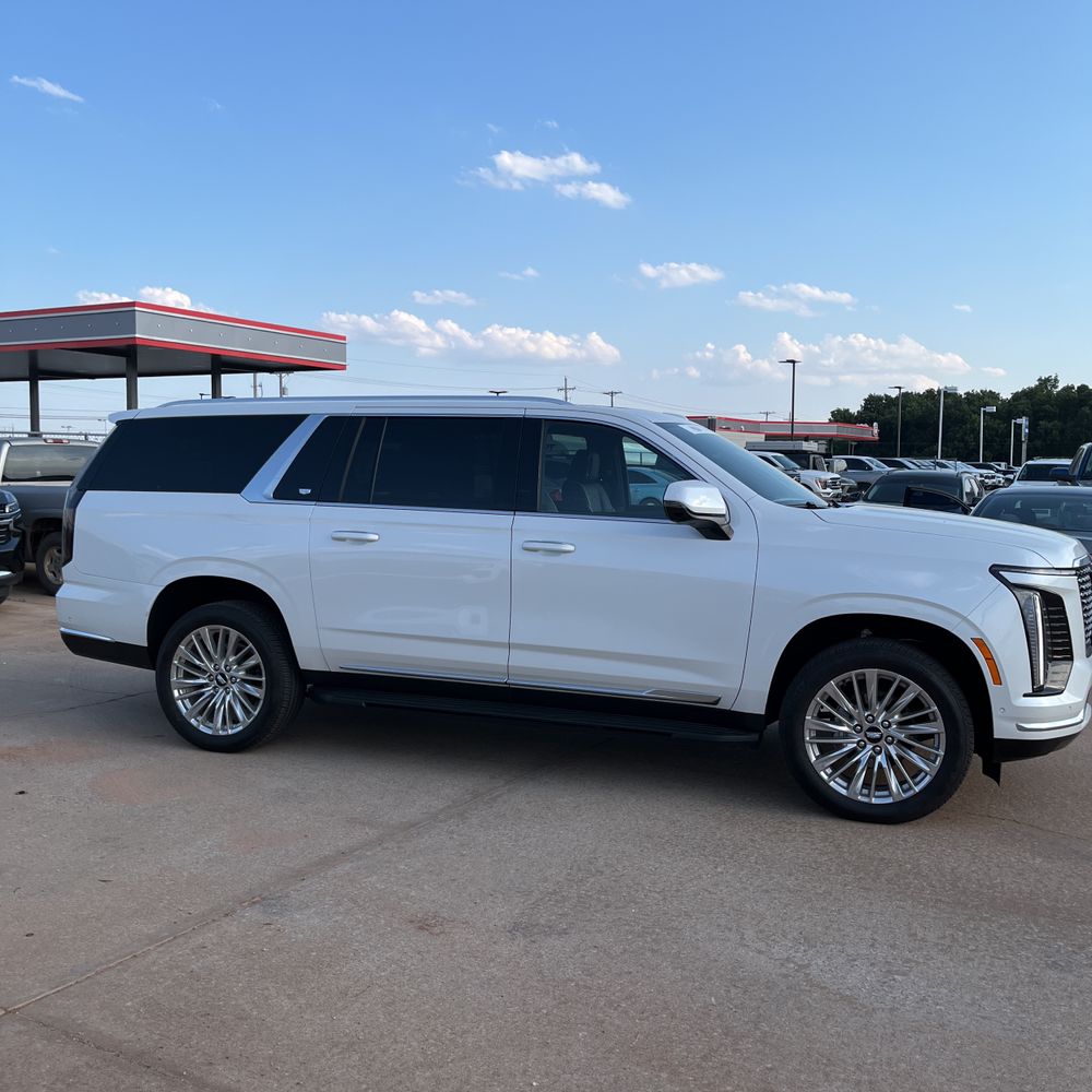 2025 Cadillac Escalade ESV Premium Luxury