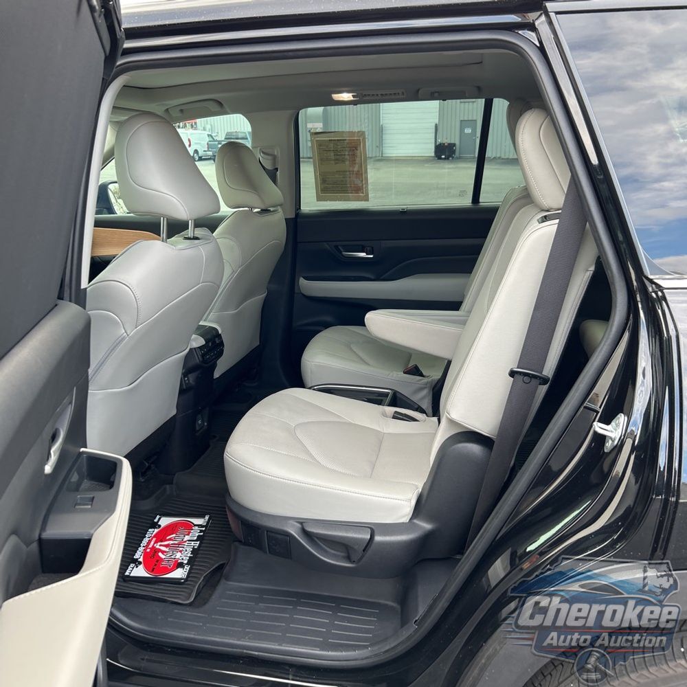 2024 Toyota Grand Highlander Platinum